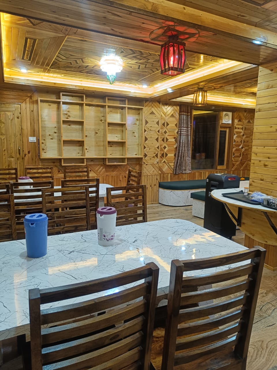 Intimate Evening Dining