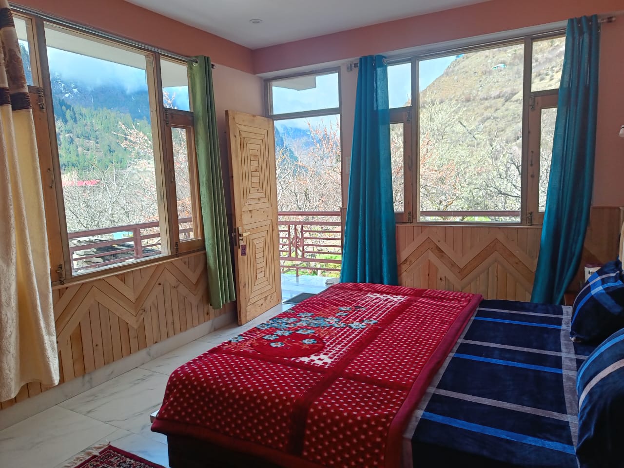 Sunlit Mountain Suite